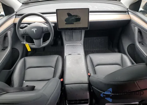 2025 Tesla Model Y from USA, damaged, VIN 7SAYGDEE1SA363065